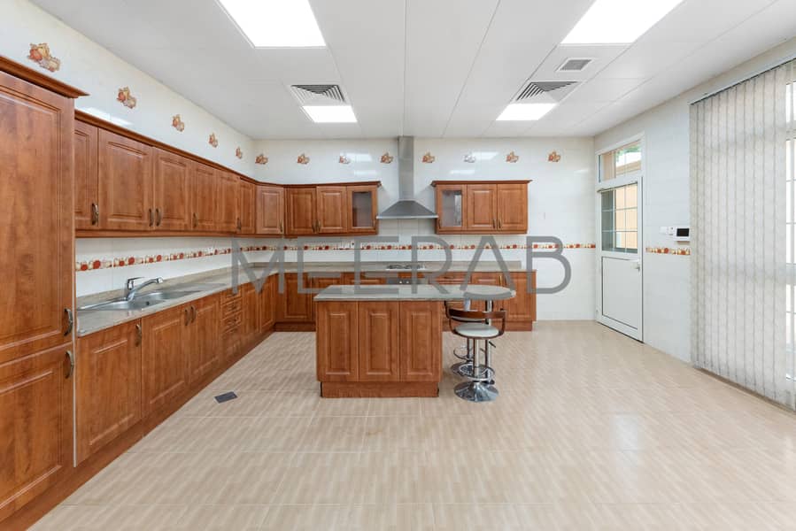 WELL KEPT | SPACIOUS | 3 BEDROOMS | SERVANT BLOCK - Image 7