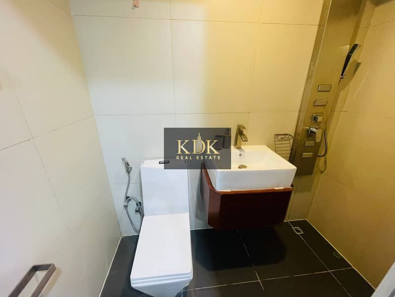 4bed | Best Ammenities | Spacious - Image 11