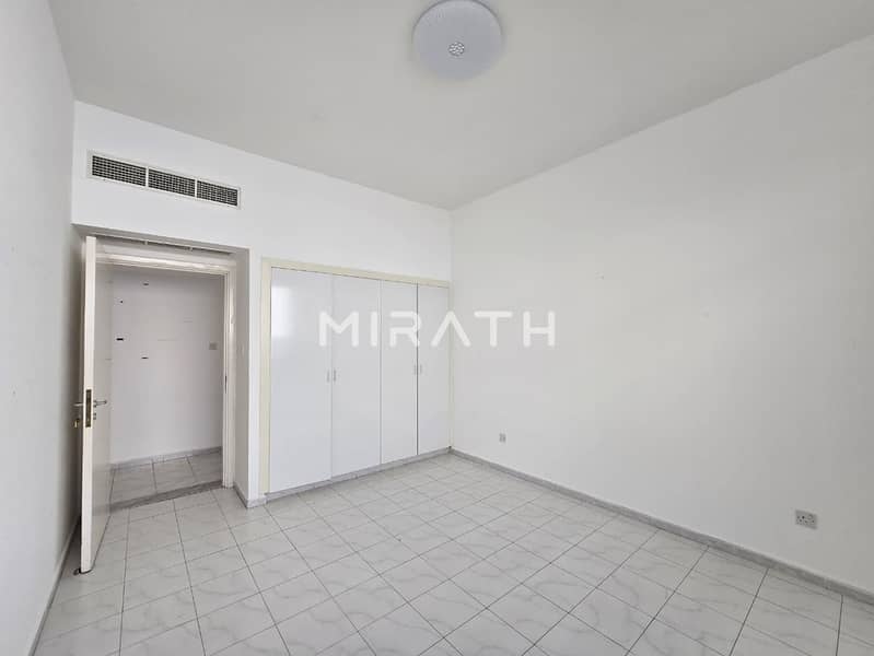 3BR Single-storey Villa with Maid's room| Spacious - Image 7