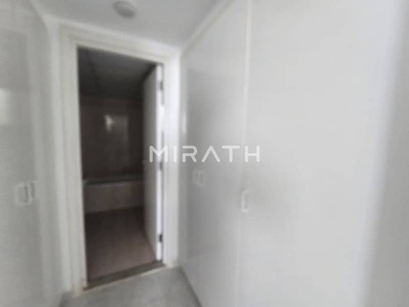 3BR Single-storey Villa with Maid's room| Spacious - Image 8