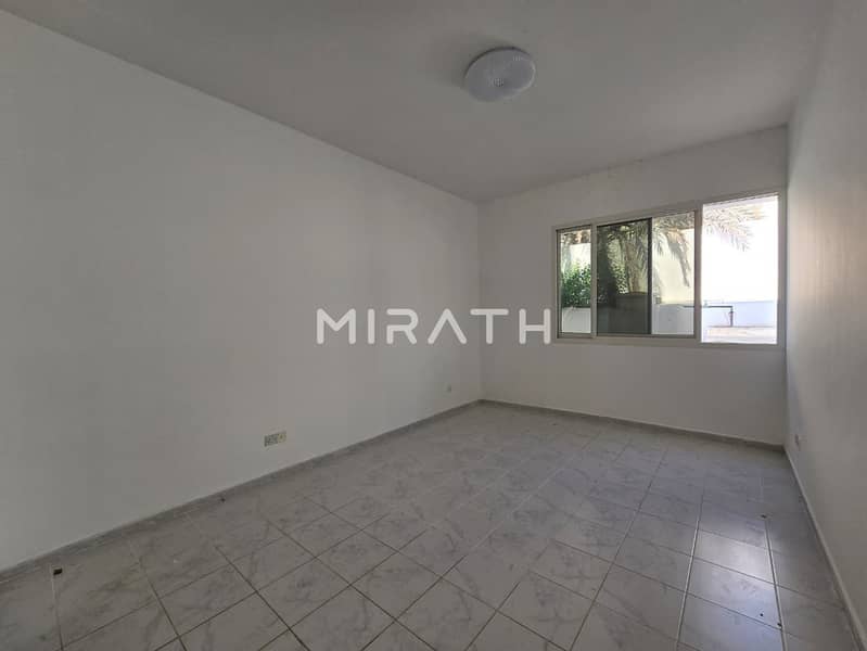 3BR Single-storey Villa with Maid's room| Spacious - Image 11