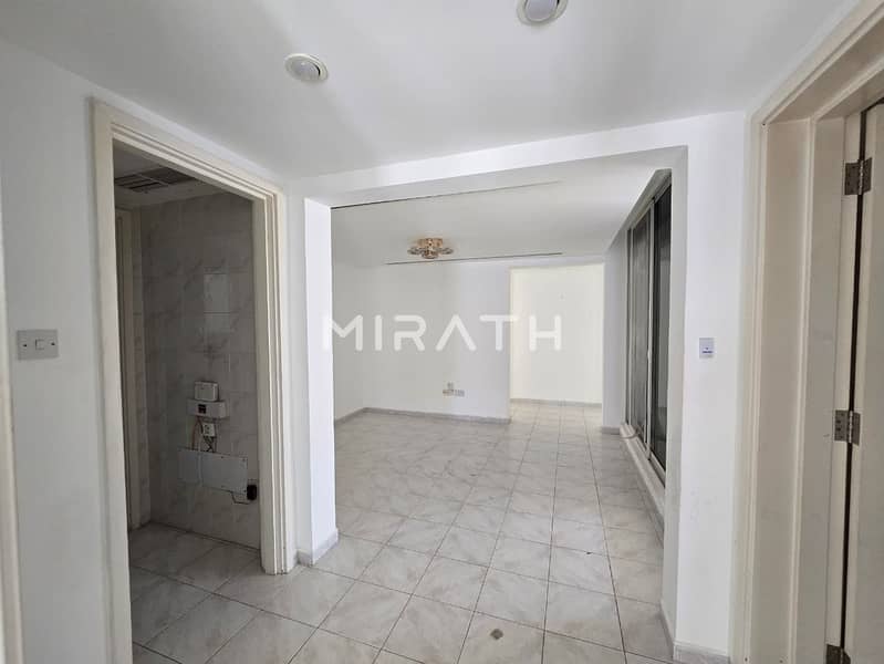 3BR Single-storey Villa with Maid's room| Spacious - Image 12