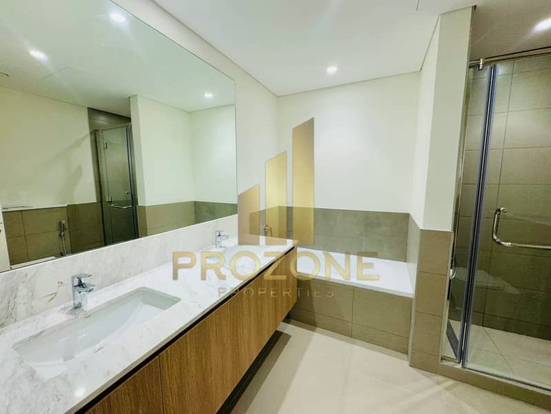 Spacious Layout| Single Row| Behind Park| Hot Deal - Image 13