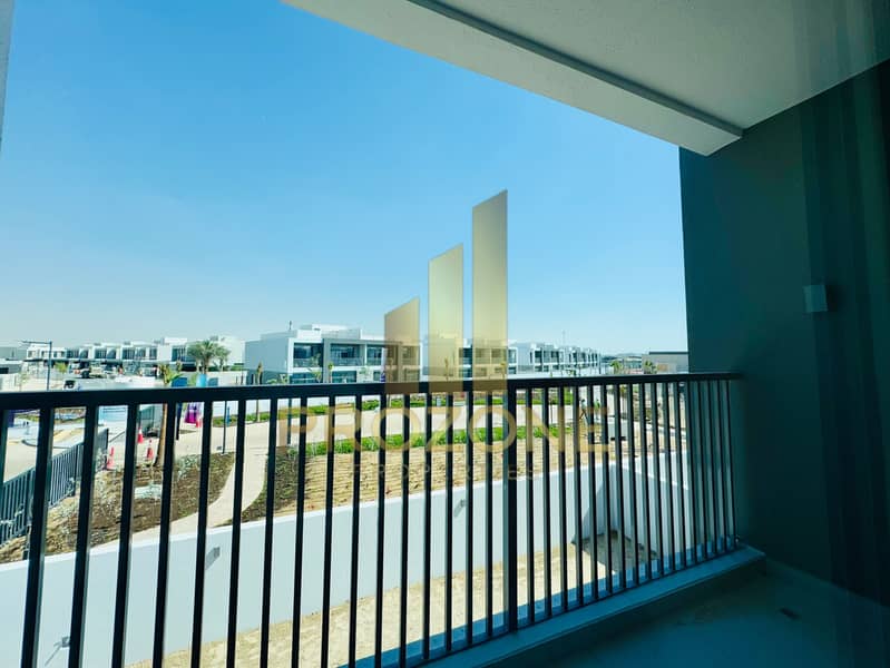 Spacious Layout| Single Row| Behind Park| Hot Deal - Image 25