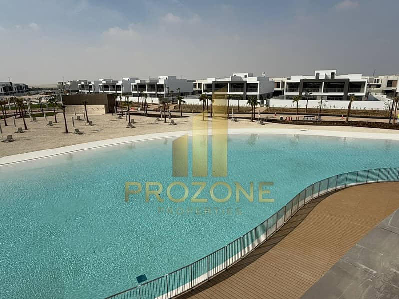 Spacious Layout| Single Row| Behind Park| Hot Deal - Image 29