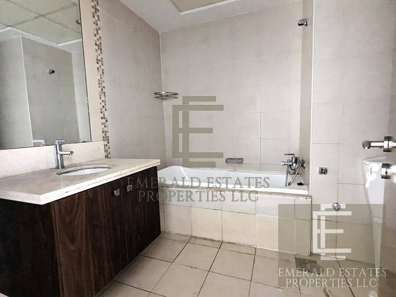 SPACIOUS 2 BR | SHEIKH ZAYED VIEW | HIGH FLOOR - Image 16