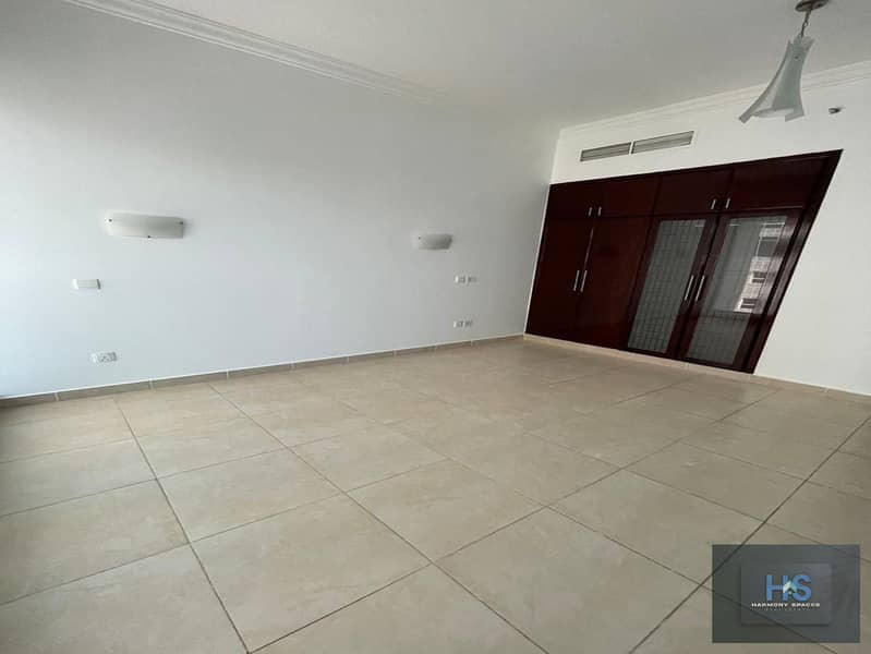 PRIME LOCATION | SPACIOUS 2 BHK + MAID ROOM