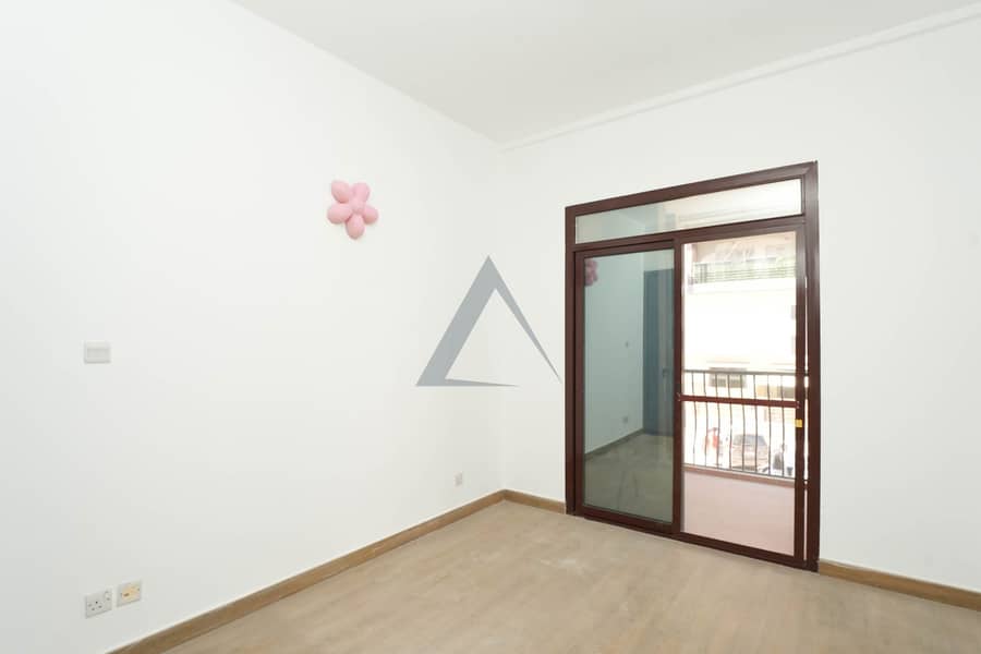 Vacant | Spacious | Prime location - Image 9