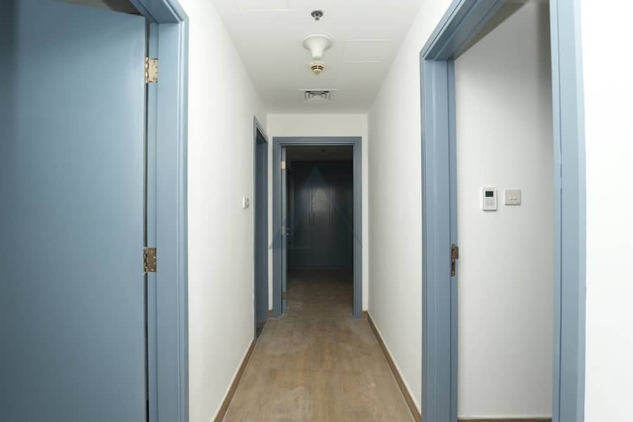 Vacant | Spacious | Prime location - Image 11