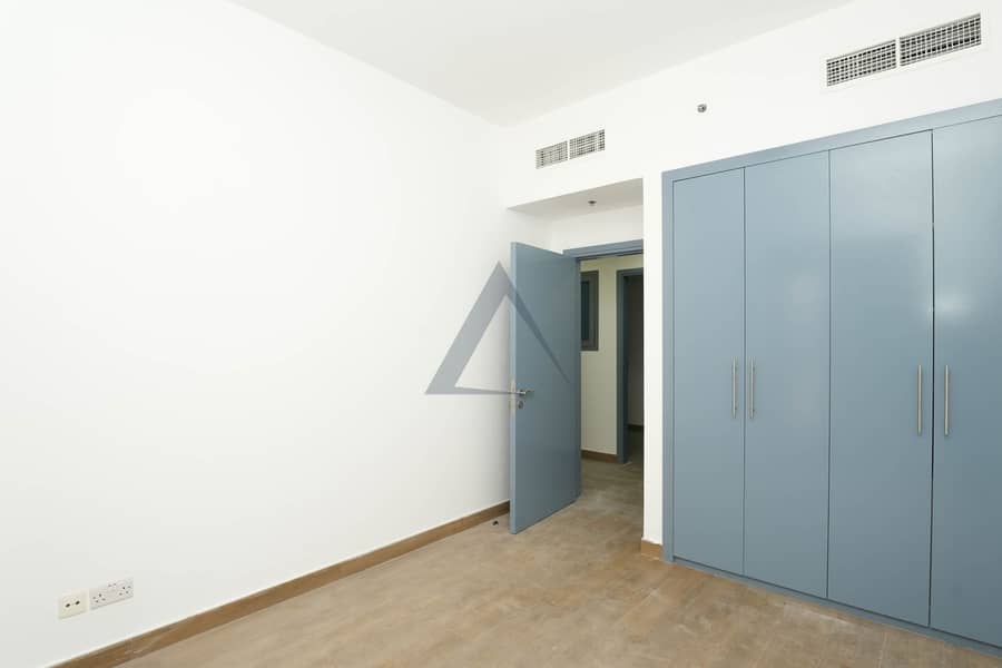 Vacant | Spacious | Prime location - Image 13