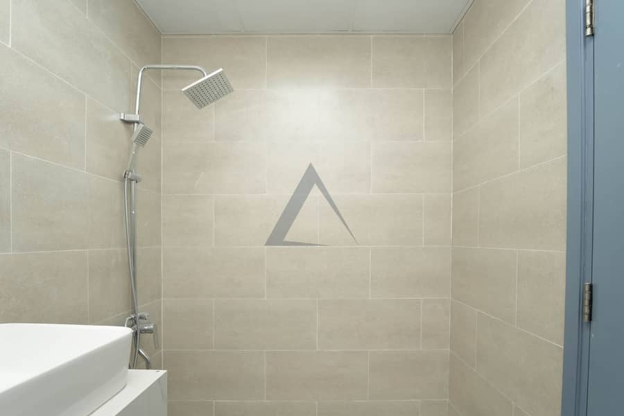 Vacant | Spacious | Prime location - Image 16