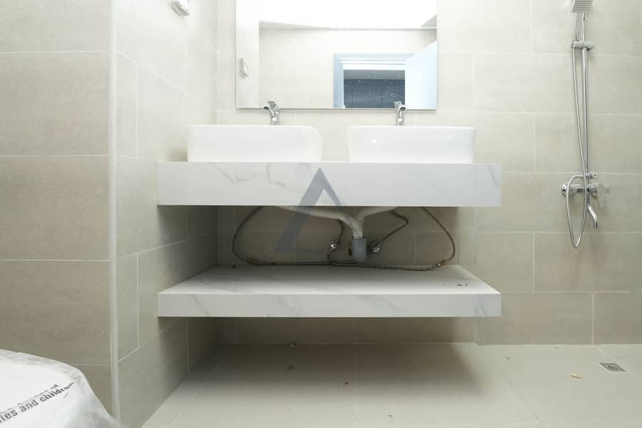 Vacant | Spacious | Prime location - Image 19