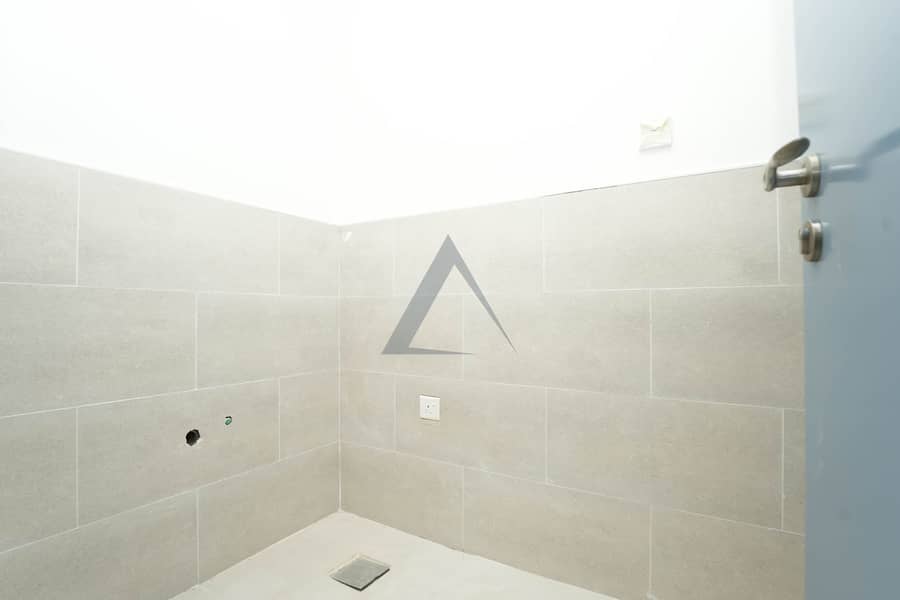 Vacant | Spacious | Prime location - Image 22