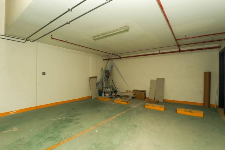 Vacant | Spacious | Prime location - Image 24