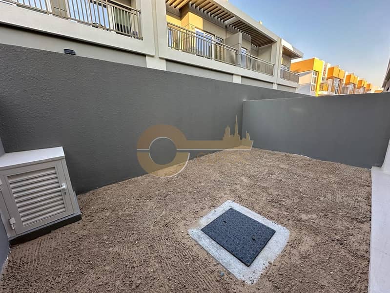 Modern 3BR with Garden | Ideal Investment - Image 24