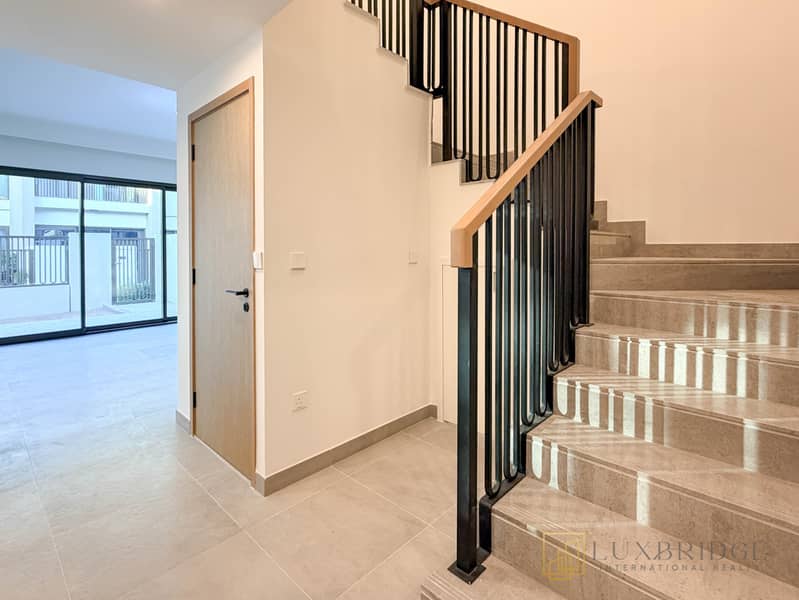 Just Handed Over | Close to Pool | Spacious 4br - Image 8