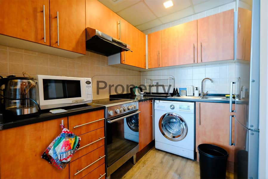 Near to Mall, Metro and Beach | Nicely Furnished