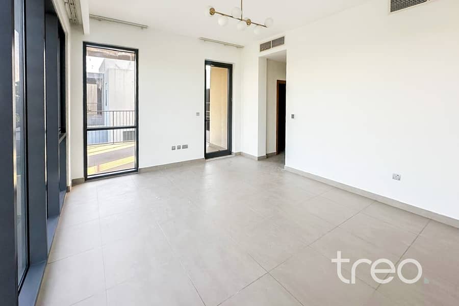 4 Bed | Single Row | Prime | Spacious - Image 10