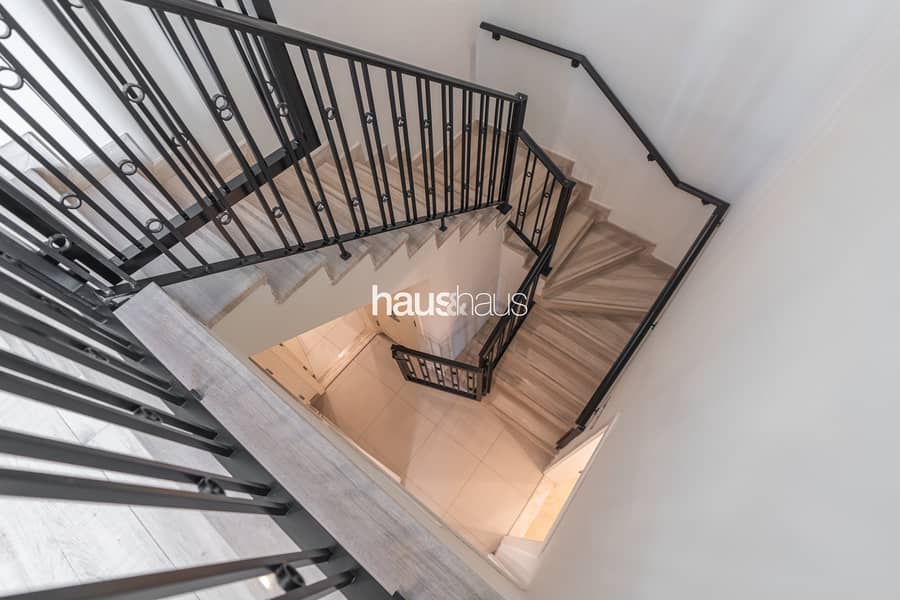 Bright and Stylish 4BR Villa | Family-Friendly - Image 9