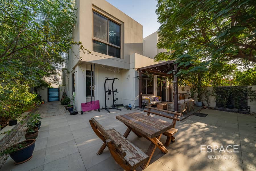 Corner Villa | Upgraded | Vastu