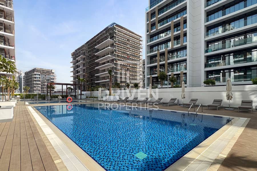 Fully Furnished | Modern Layout | Mid Floor - Image 11