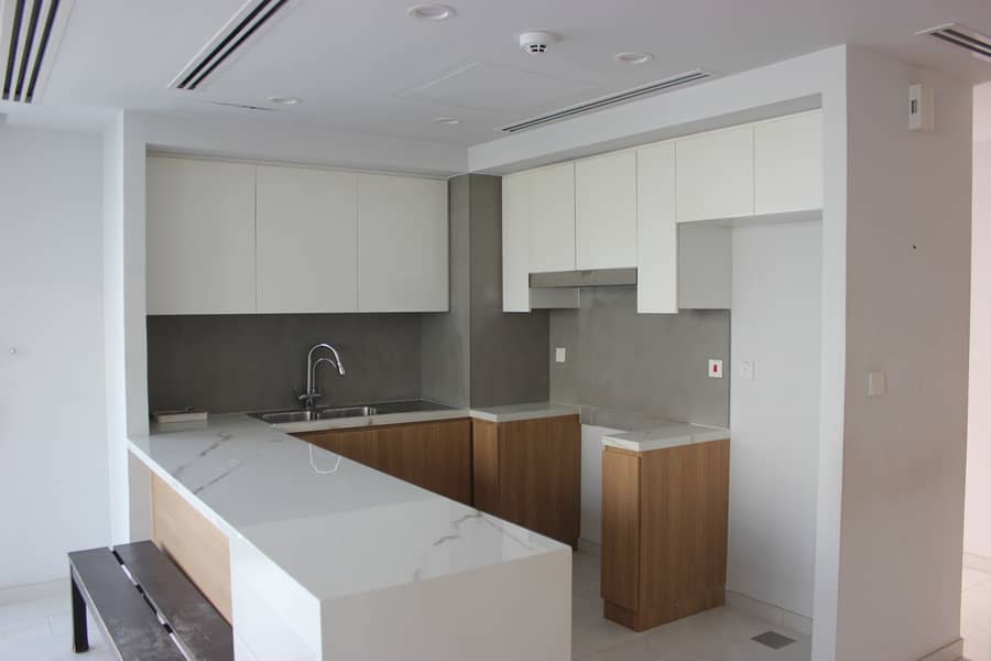 VACANT | CORNER UNIT | UPGRADED - Image 18