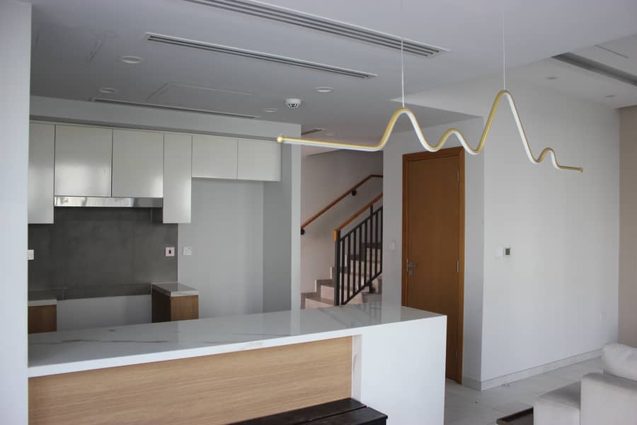 VACANT | CORNER UNIT | UPGRADED - Image 19