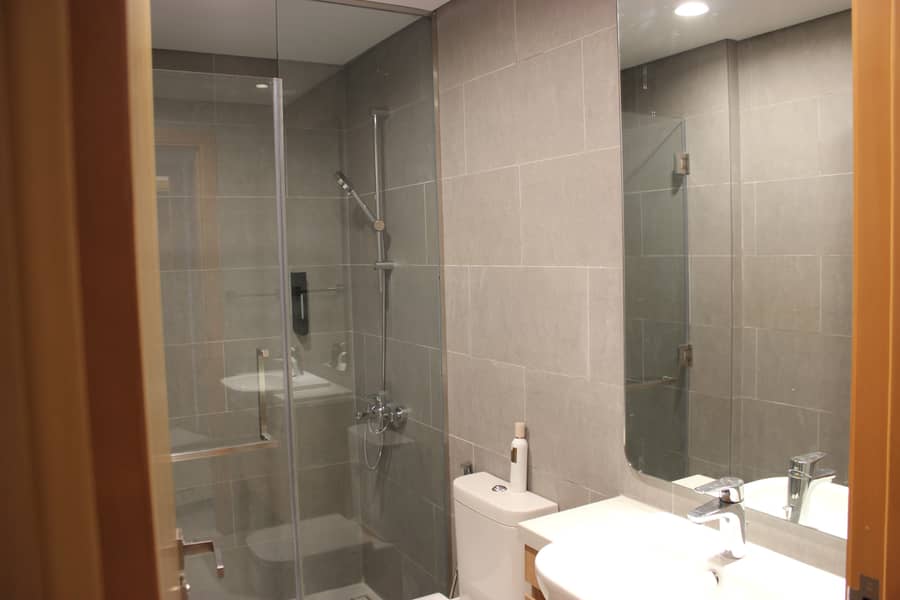 VACANT | CORNER UNIT | UPGRADED - Image 22