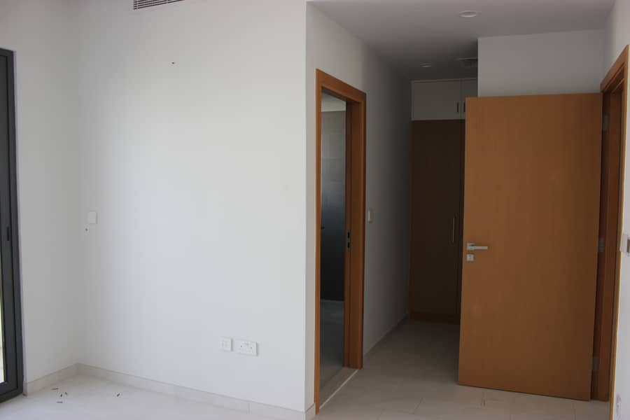 VACANT | CORNER UNIT | UPGRADED - Image 25