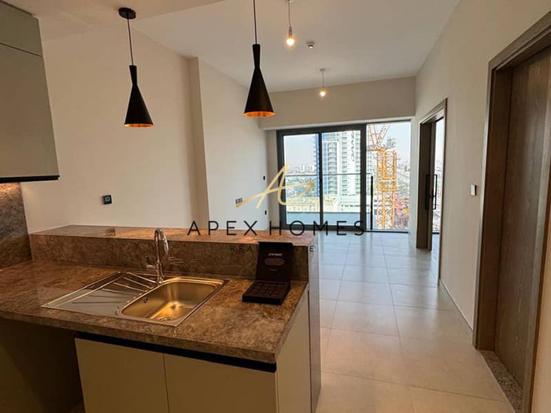 Vacant | Mid Floor | Brand new