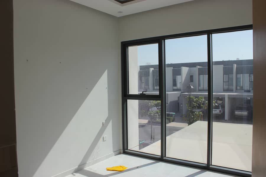 VACANT | CORNER UNIT | UPGRADED - Image 33