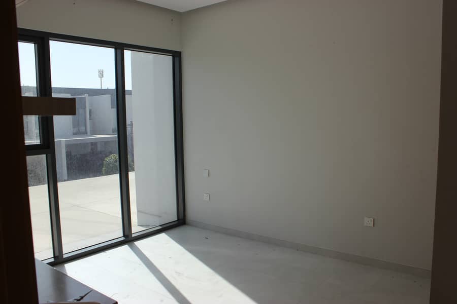 VACANT | CORNER UNIT | UPGRADED - Image 34