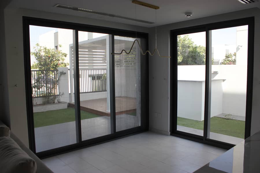 VACANT | CORNER UNIT | UPGRADED - Image 39