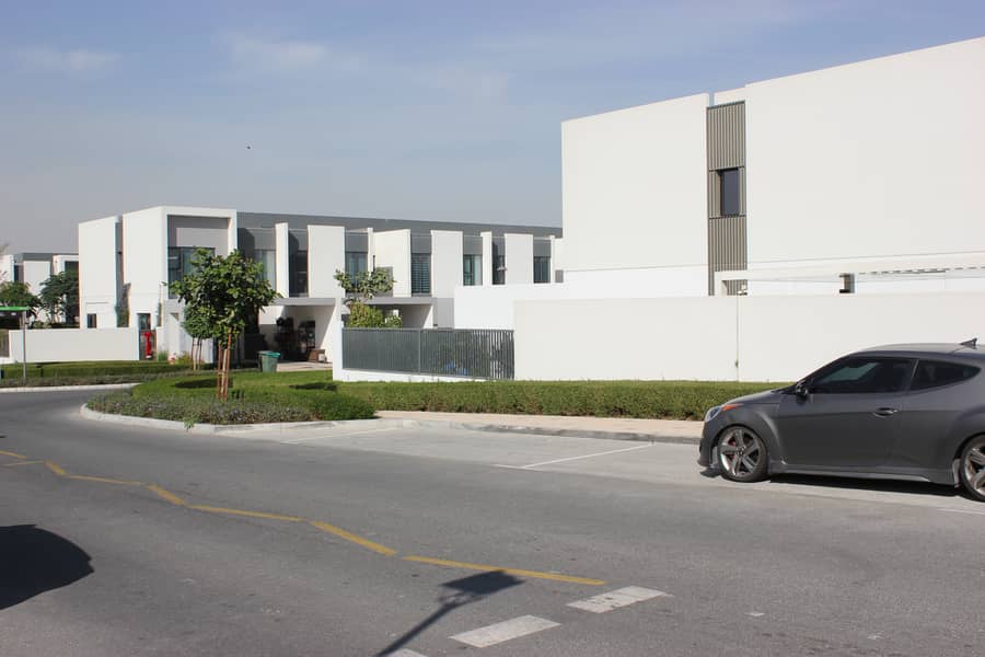 VACANT | CORNER UNIT | UPGRADED - Image 49