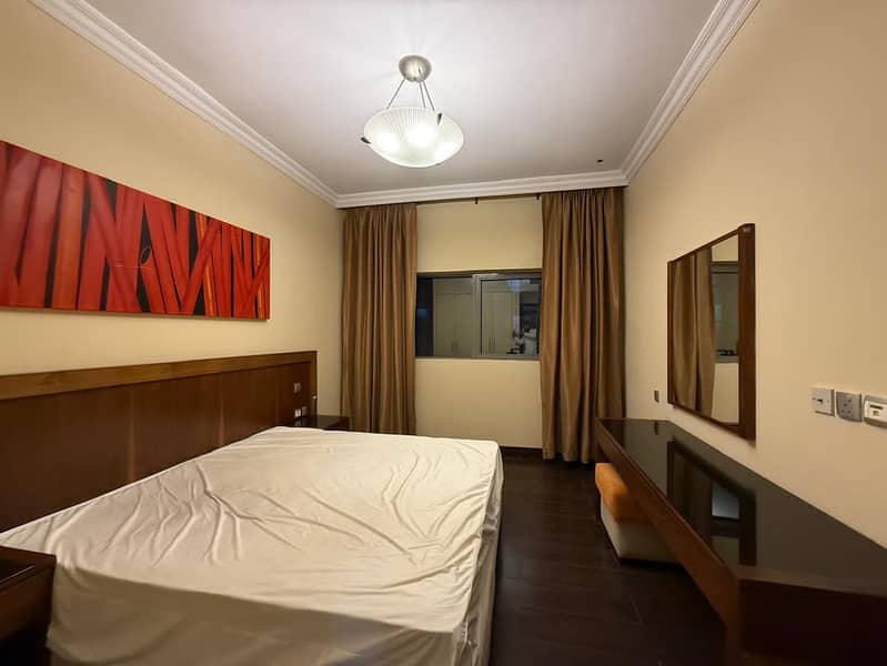 1BHK SPACIOUS FULLY FURNISHED APT CHILLER FREE (GYM POOL PARKING MAINTENANCE FREE)FOR FAMILY PRIME LOCATION