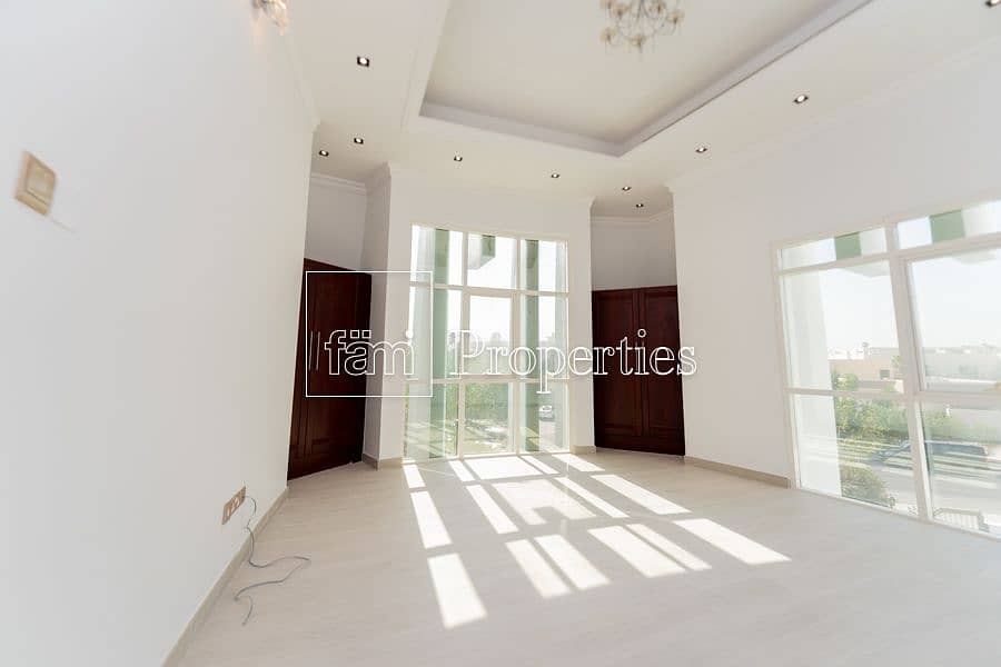 Beautiful and renovated Villa For Rent | Vacant - Image 12