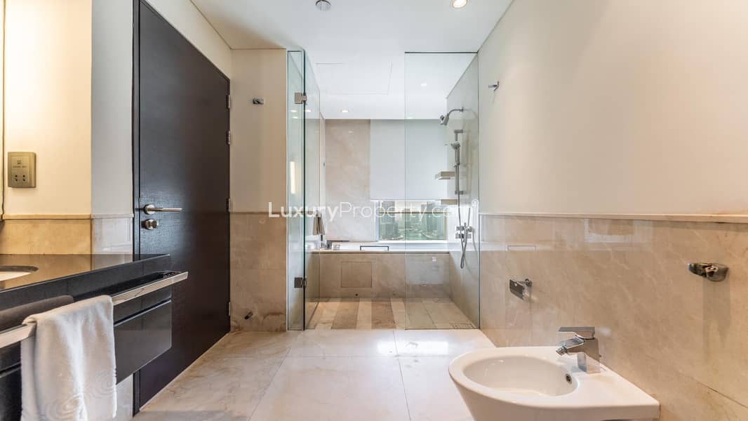 Exclusive | Corner Unit | Full Marina View - Image 13