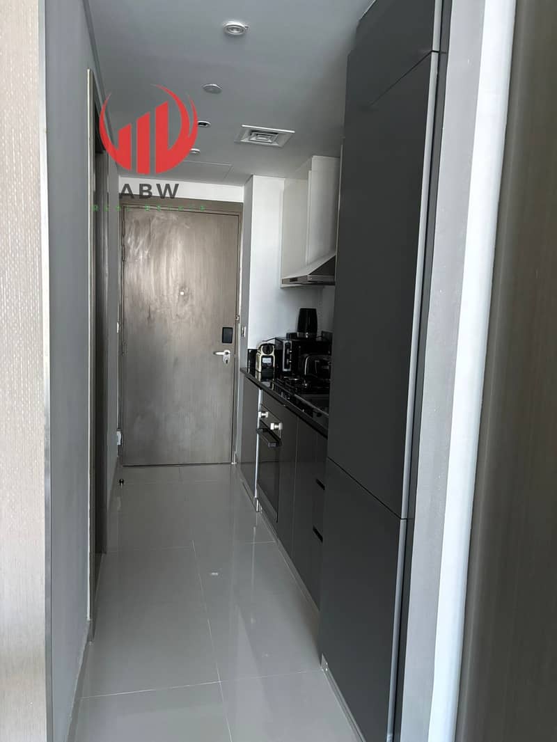 Canal View | Elegant Studio | Near Dubai Mall - Image 7