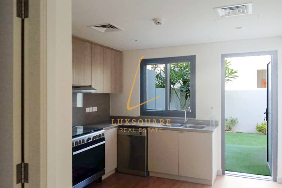 Spacious 2BR with Maids I Ready to Move I Flexible