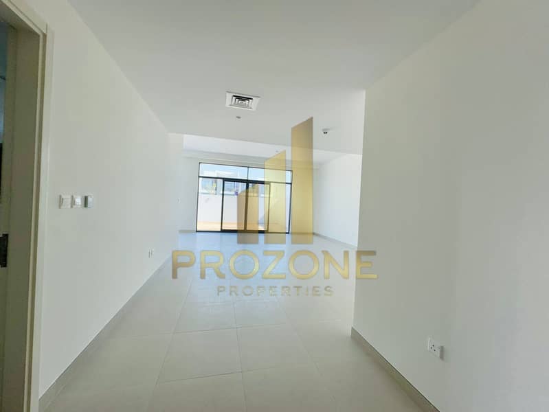 Upgraded Unit | Flexible Chqs | Single Row