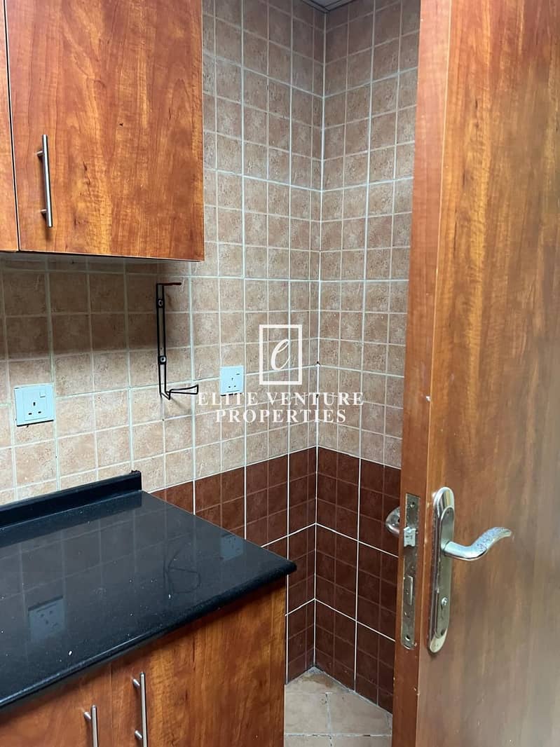 VACANT | SPACIOUS | 1 BEDROOM | PRIME LOCATION - Image 6