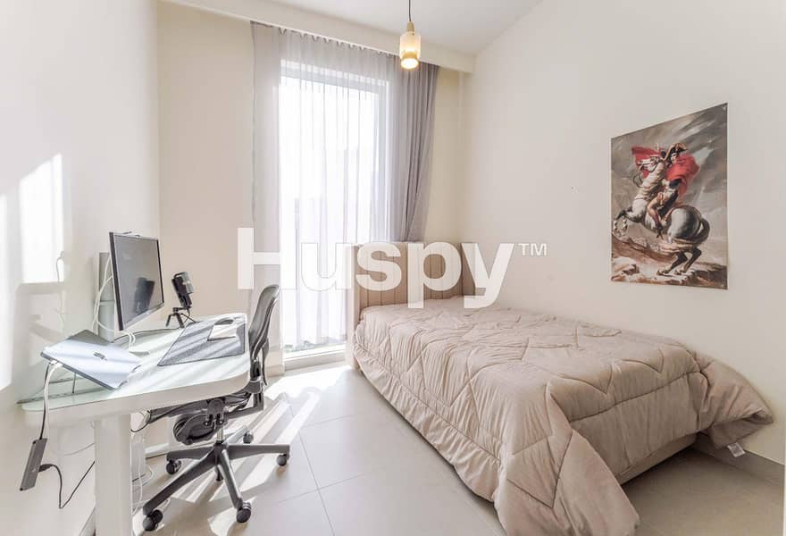 Vacant on Transfer | Corner Unit | Furnished - Image 9