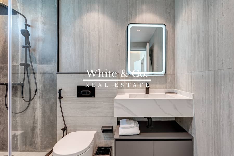 Luxury Upgraded | Park Facing | Unique - Image 19