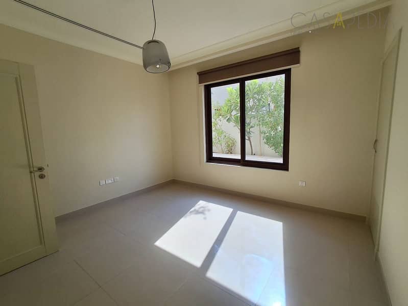 Spacious Layout | Bright | Landscaped Garden - Image 11