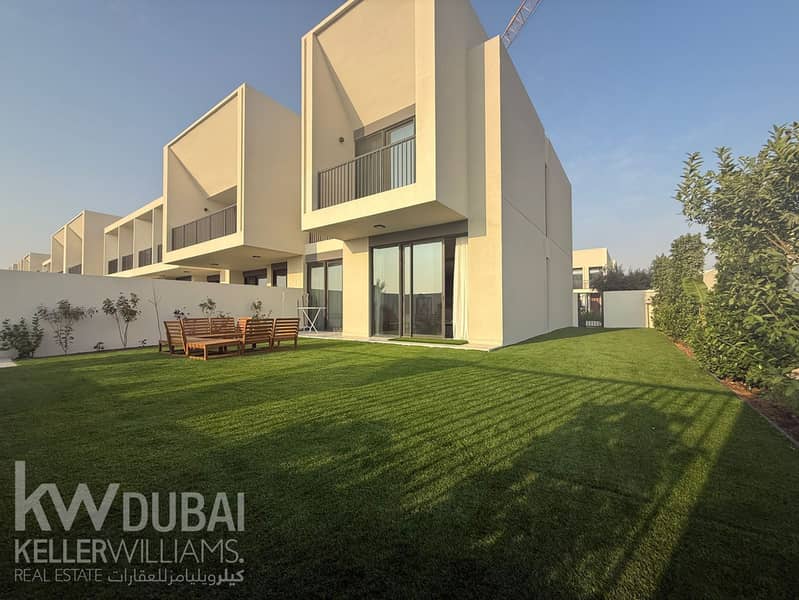 T Junction | Corner Unit | Furnished | Vacant