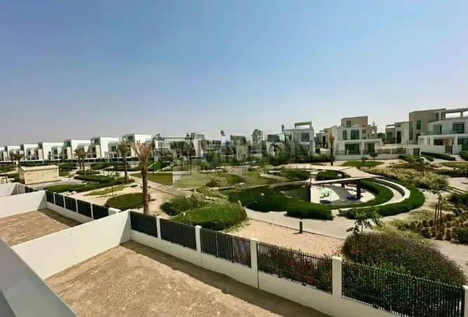 Premium Family Villa 4BR with Maid Room for Rent - Image 9