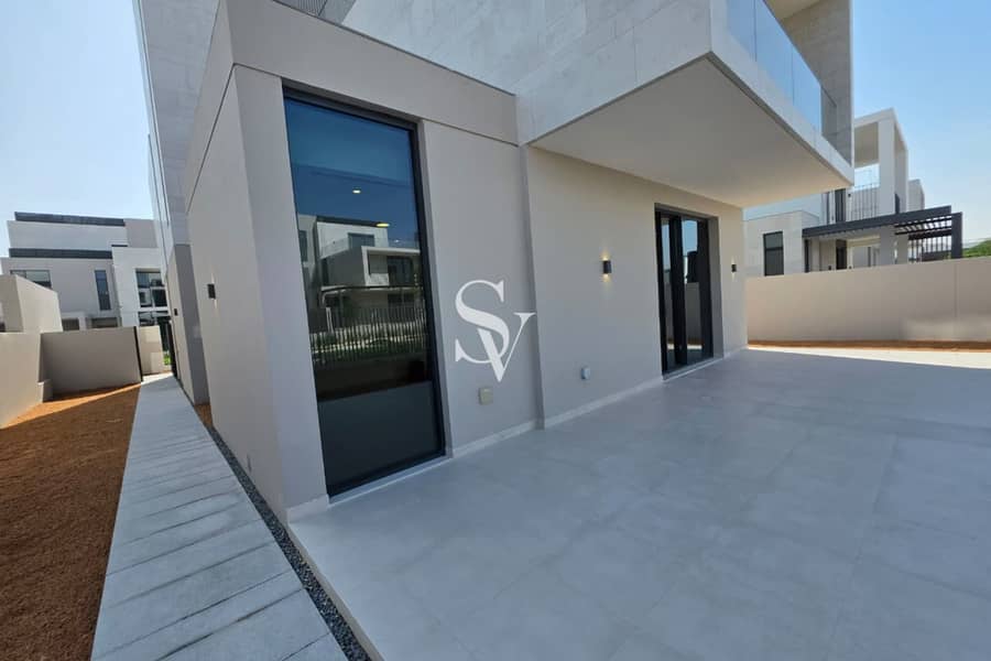 Standalone 4BR Villa|Brand New|Elie Saab Finishing