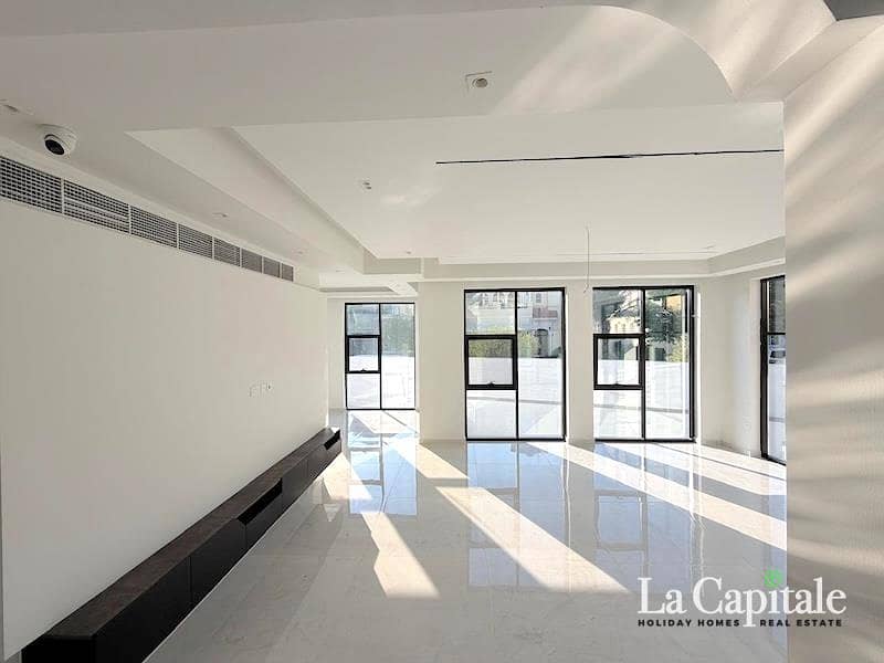 Upgraded Villa | Ready to move | Corner Unit