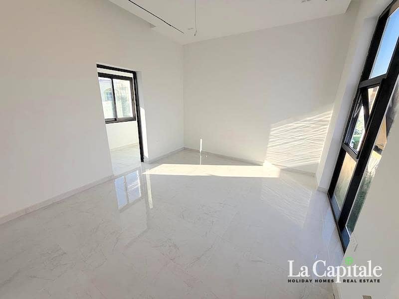Upgraded Villa | Ready to move | Corner Unit - Image 11