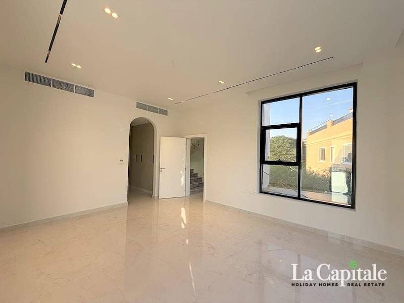 Upgraded Villa | Ready to move | Corner Unit - Image 12